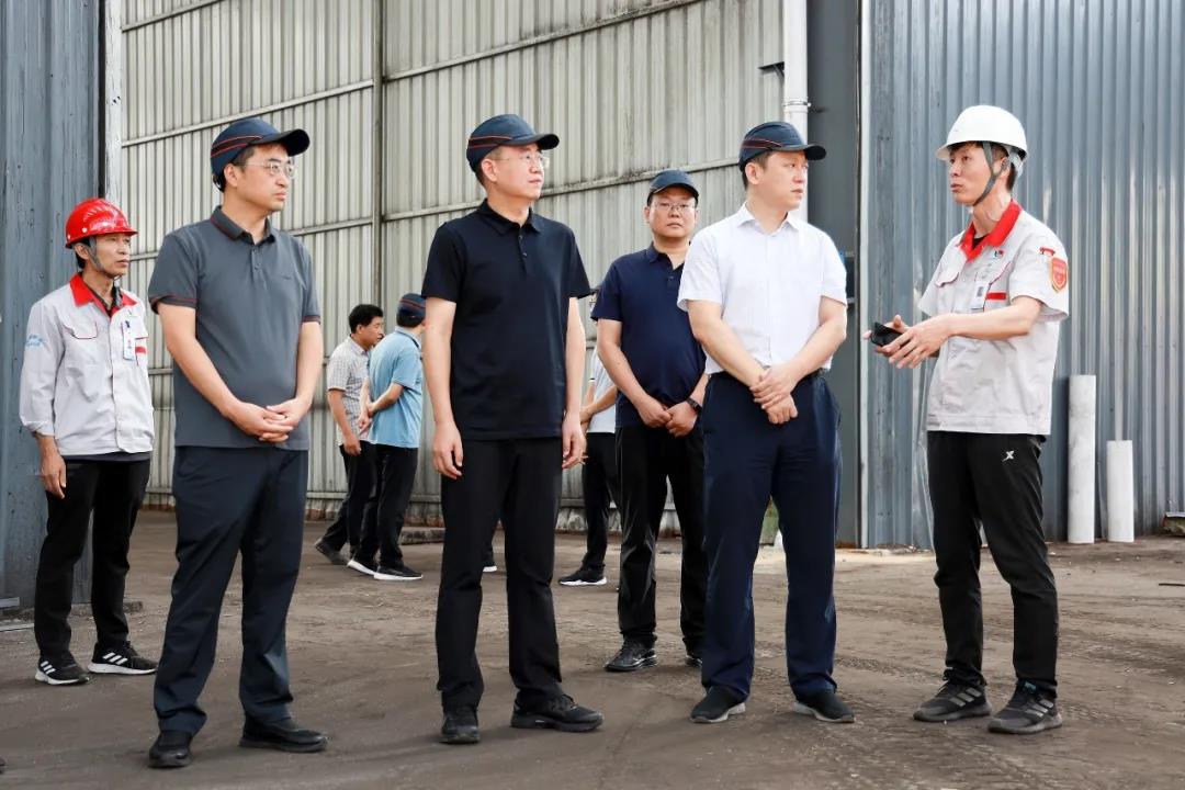市委常委、副市長(zhǎng)、翼城縣委書(shū)記王淵到華翔（翼城）新材料科技園現(xiàn)場(chǎng)辦公