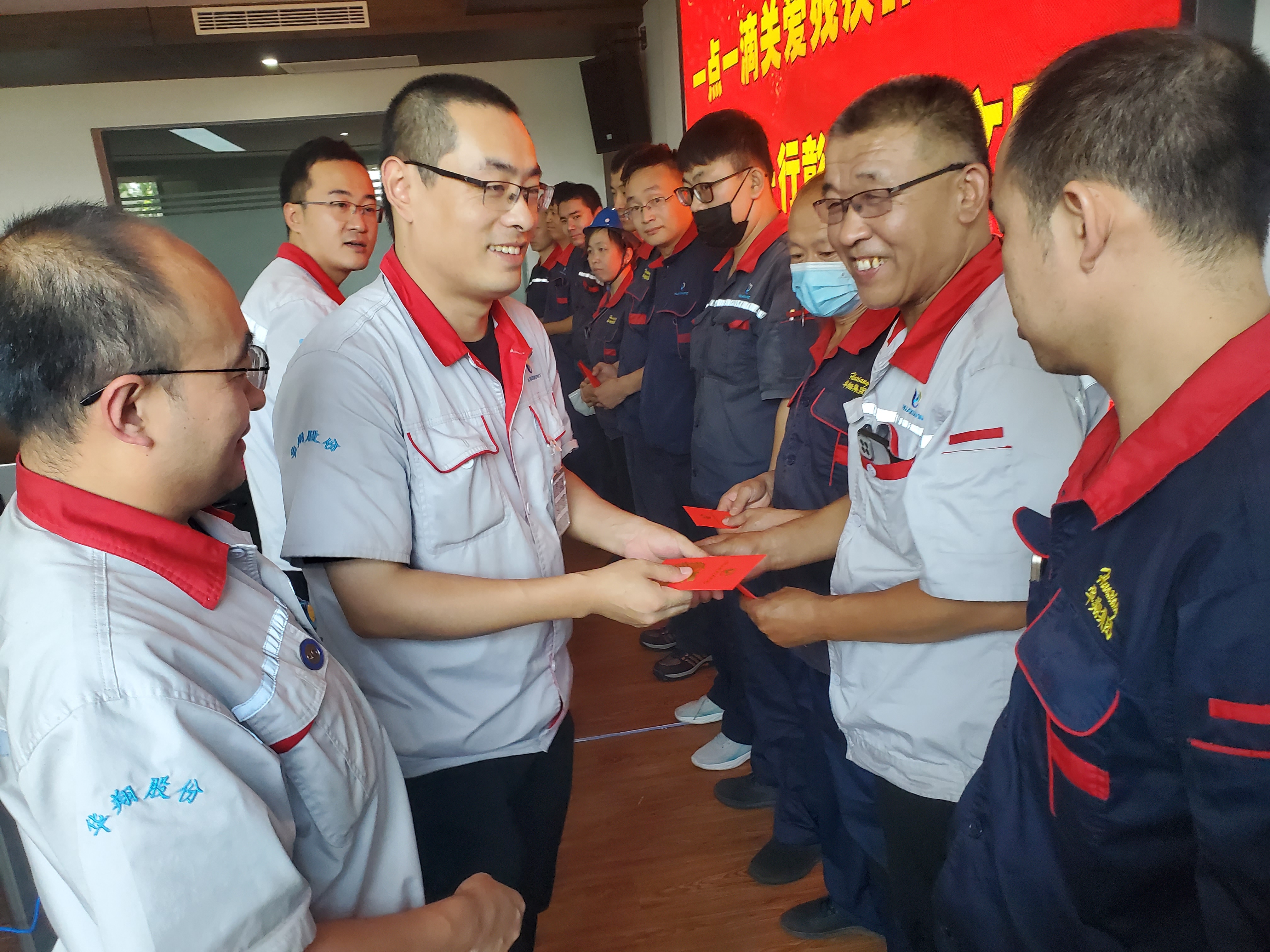 “扶殘助殘有你有我”，華翔很暖心！